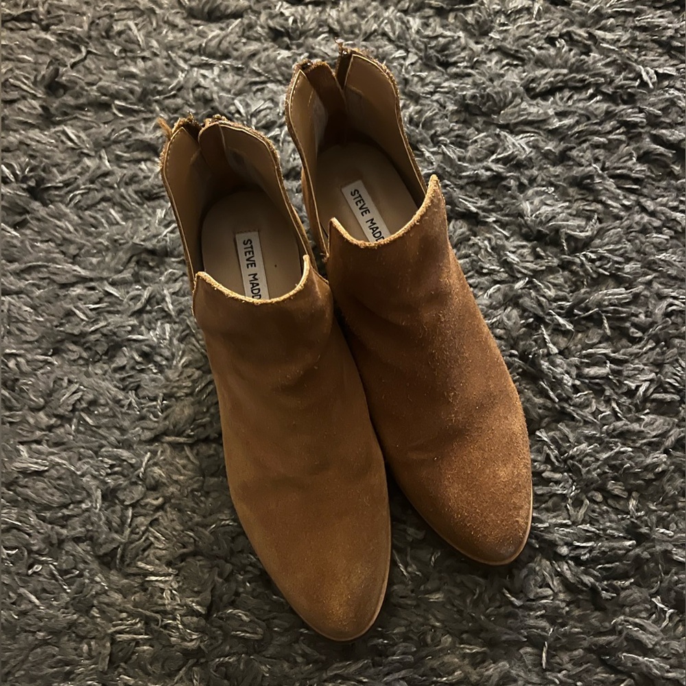 Steve Madden suede brown ankle boots